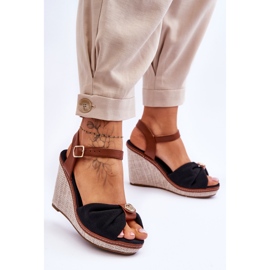 Dámské sandály na klínku s ozdobou černá Candice 2