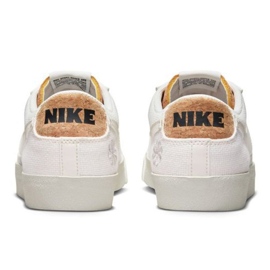 Boty Nike Blazer Low '77 Prm M DV7231 001 bílý 3