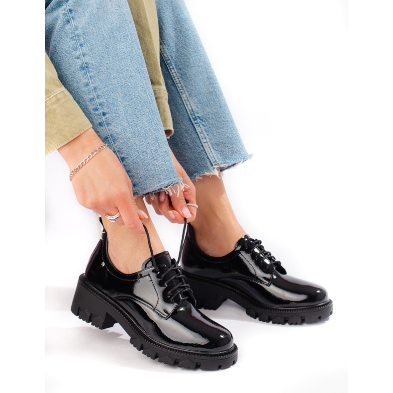 W. Potocki Lakované dámské boty se šněrováním Potocki černá 1