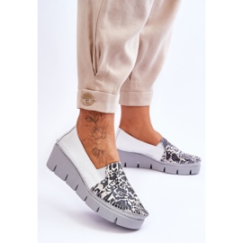 Kožené tenisky na klínku Maciejka 5814A-11 bílo-černé bílý 2