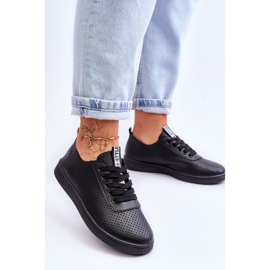 Dámské prolamované šněrovací tenisky Black Carinel bílý 2 Dámské prolamované šněrovací tenisky Black Carinel bílý 2