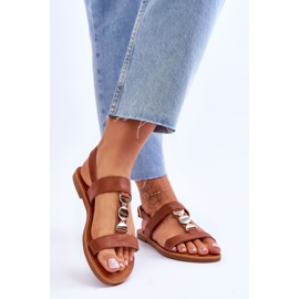 Dámské ploché sandály s ozdobným páskem hnědé bobule hnědý 2