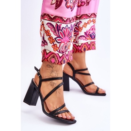 Černé kožené sandály na podpatku Florentina černá 2