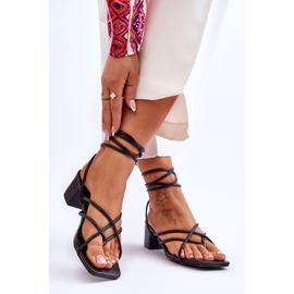 Vázané černé sandály vysoké podpatky žabky Secret Love černá 2