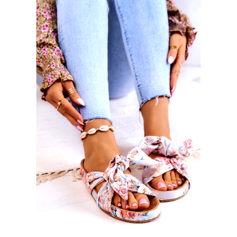 Klasické pantofle s květinami Big Star JJ274703 Světle šedé šedá 2