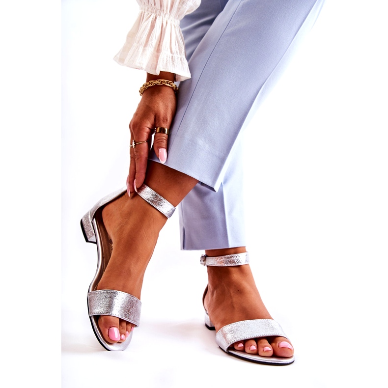 Alberto Violli Dámské stříbrné kožené sandály stříbrný 1