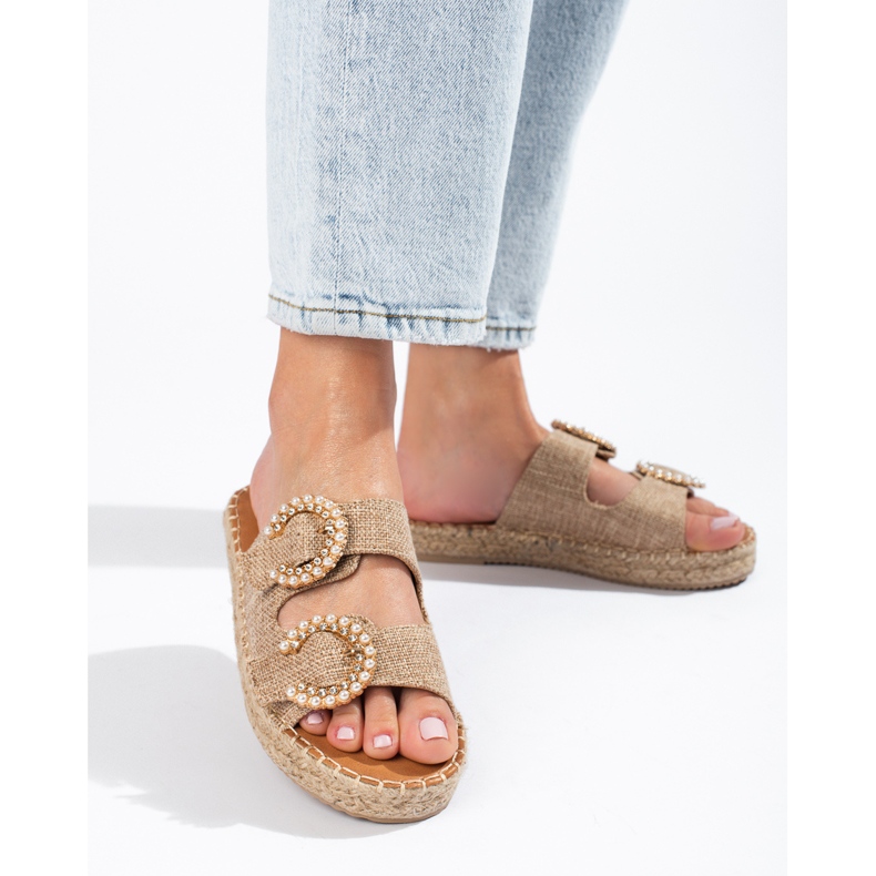 Dámské béžové pantofle s přezkou Shelovet béžový 2