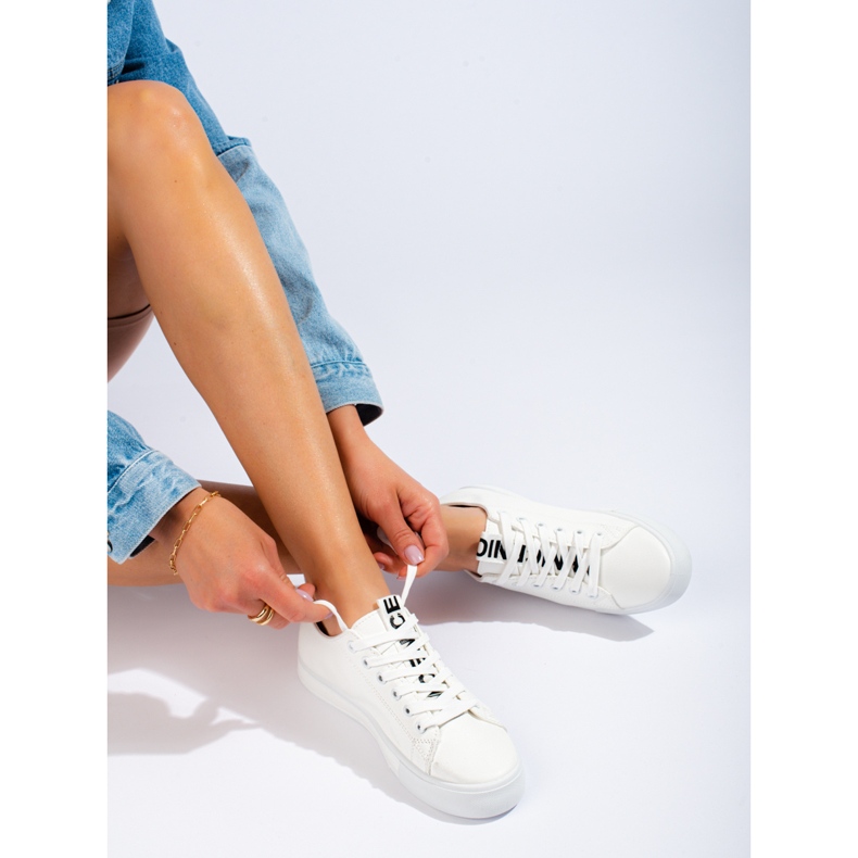 Klasické sportovní boty Shelovet bílé barvy bílý 1 Klasické sportovní boty Shelovet bílé barvy bílý 1