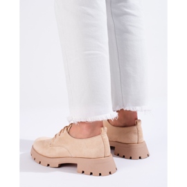 Černé boty se silnou podrážkou od Shelovet černá 1