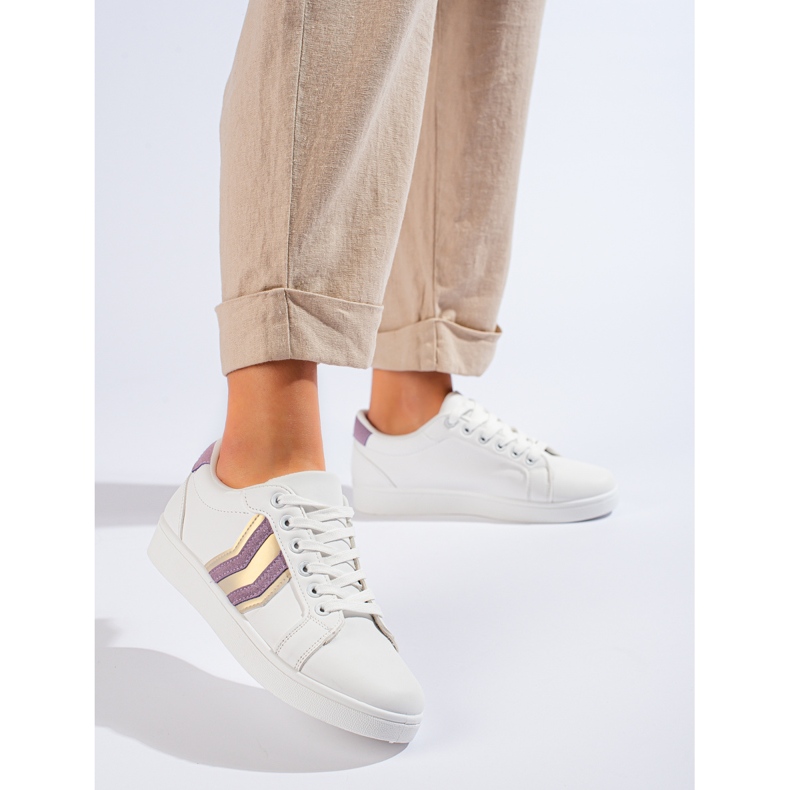 Klasické sportovní boty Shelovet bílé barvy bílý 1