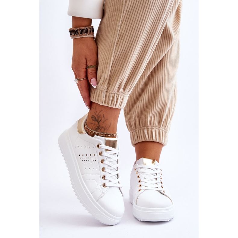 Dámská sportovní obuv bílá a zlatá Buďte první! bílý 1 Dámská sportovní obuv bílá a zlatá Buďte první! bílý 1