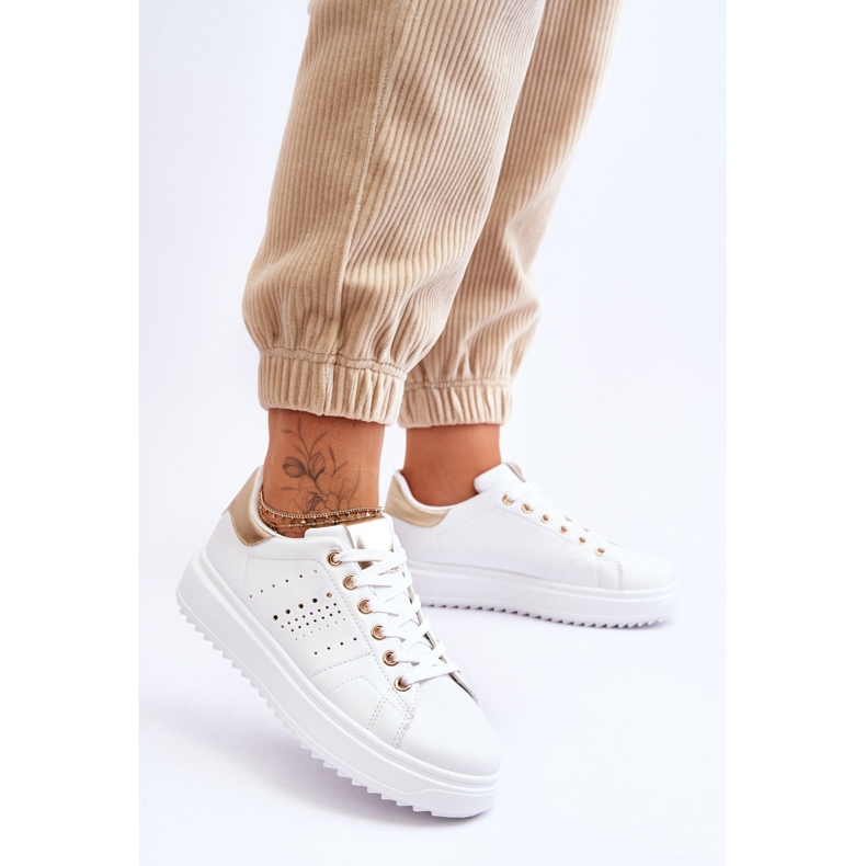 Dámská sportovní obuv bílá a zlatá Buďte první! bílý 2 Dámská sportovní obuv bílá a zlatá Buďte první! bílý 2