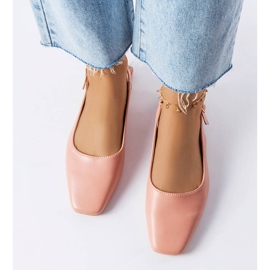 Růžové sandály s uzavřenou špičkou růžový 1