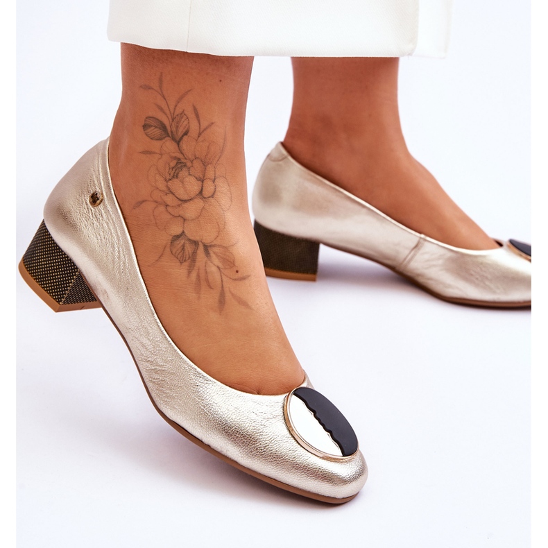 Kožené lodičky na nízkém podpatku Maciejka 05960-25 Zlatá zlatý 2