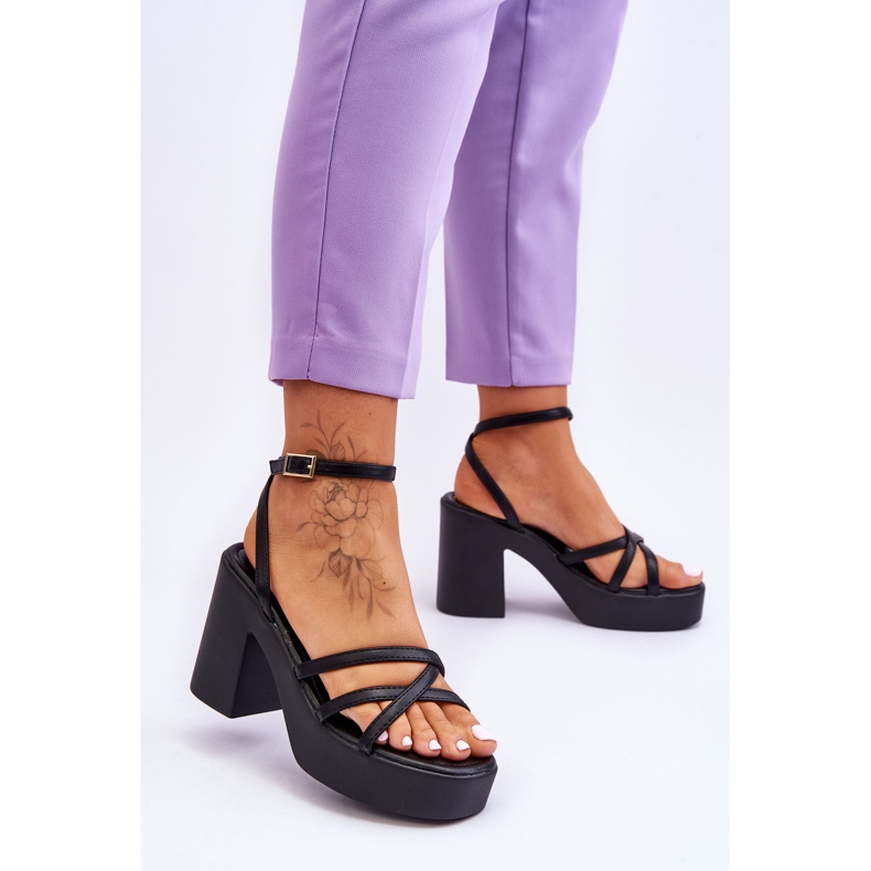 FS1 Módní černé sandály na podpatku Shemira s ramínky černá 2