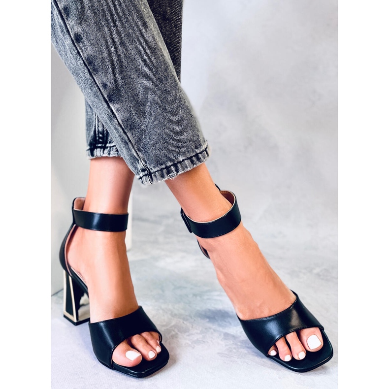 Tamara Černé sandály s geometrickým podpatkem černá 2