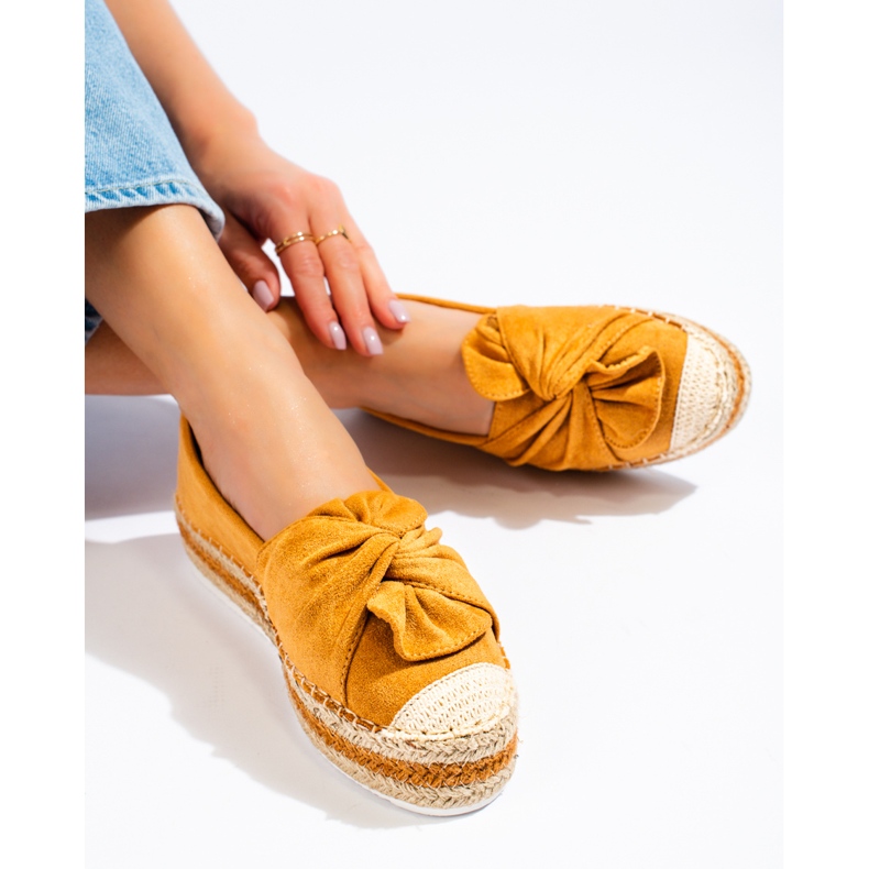 Semišové espadrilky na platformě s mašlí od Shelovet camel žluť 2