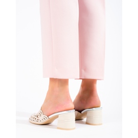 Béžové prolamované muly na sloupku od Shelovetu béžový 1