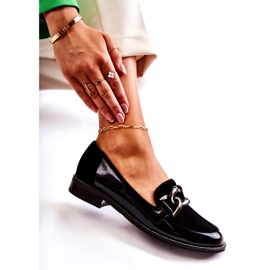 Klasické mokasíny s řetízkem Laura Messi 2531 černá 4