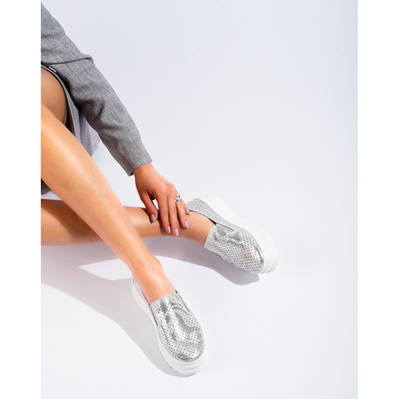 Dámské stříbrné slip on kožené boty Shelovet stříbro 1