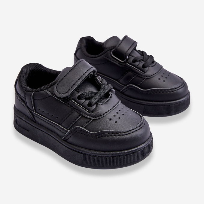 Klasické dětské sportovní boty Black Marlin černý 2