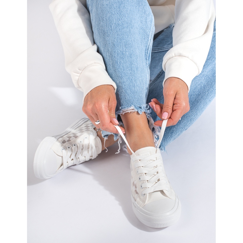 Bílé dámské tenisky Big Star LL274071 bílý 1