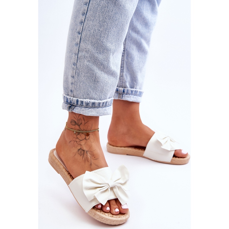 FK1 Módní dámské pantofle s bílou mašlí Estera bílý 2 FK1 Módní dámské pantofle s bílou mašlí Estera bílý 2